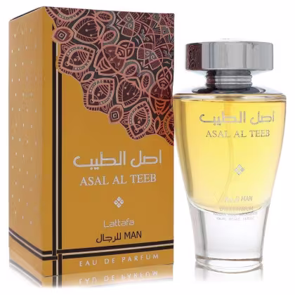 Frasco de perfume Lattafa Asal Al Teeb com embalagem em tons de amarelo e marrom, contendo texto em árabe e inglês. O frasco possui design elegante e formato cilíndrico com tampa cromada.
