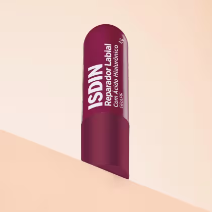 Imagem do produto ISDIN Labial Stick Grape - Reparador Labial 4g