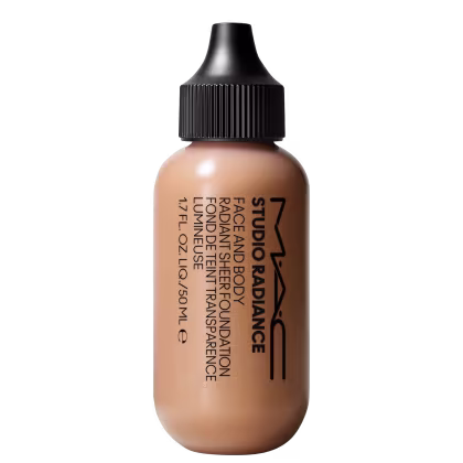 Imagem do produto M·A·C Studio Radiance Face and Body Radiant Sheer Foundation N2 - Base Líquida 50ml