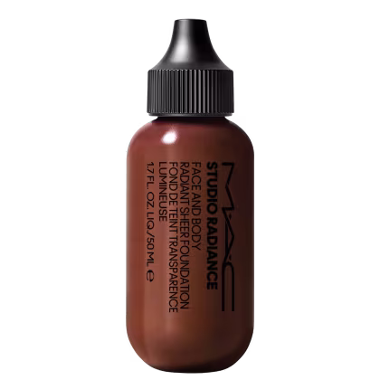 Imagem do produto M·A·C Studio Radiance Face and Body Radiant Sheer Foundation W7 - Base Líquida 50ml