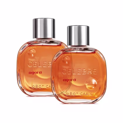 São dois frascos com formato arredondado e são feitos de vidro transparente alaranjado. As tampas são de metal prateado.