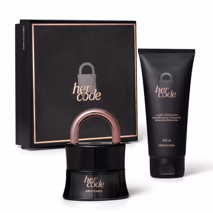 Conjunto de produtos de beleza da marca Her Code, incluindo um frasco preto com tampa rosada, um tubo de loção hidratante corporal preto e uma caixa preta com detalhes em dourado.