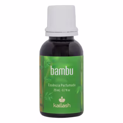 Frasco de essência perfumada Bambu da marca Kailash, com 20 ml de conteúdo. O frasco possui um design simples, com rótulo verde e branco destacando o nome do produto.