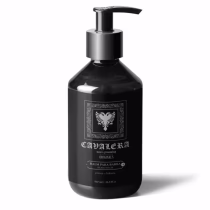 Frasco preto de 500 ml com bomba dosadora, contendo bálsamo para barba da linha Originals da marca Cavalera. O rótulo apresenta o logotipo da marca em relevo e texto em estilo gótico.
