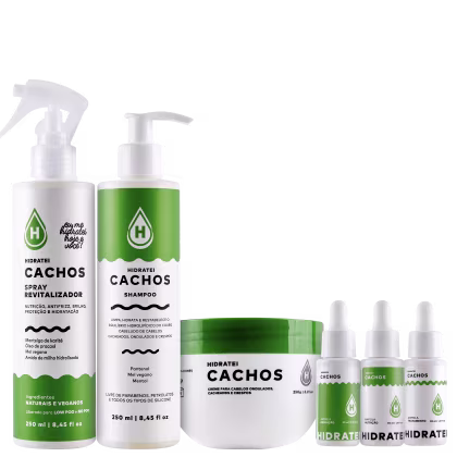 A imagem mostra uma linha de produtos de cuidados capilares da marca Hidratei. Os produtos estão em embalagens plásticas de cor verde e branca, com o logotipo da marca e informações sobre os ingredientes e benefícios.