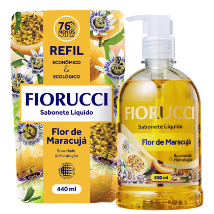 Frascos de sabonete líquido Fiorucci com rótulo em amarelo e azul, exibindo a marca "Fiorucci" e a fragrância "Flor de Maracujá". A embalagem apresenta informações sobre o tamanho do refil e destaca que o produto é econômico e ecológico.