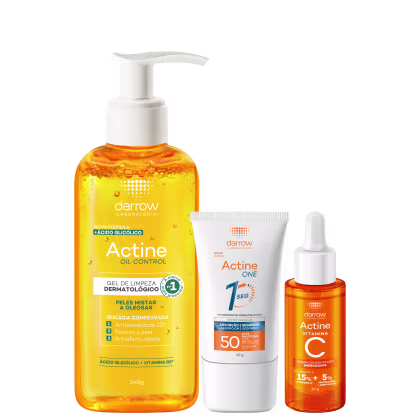 Produtos da linha Actine da Darrow: gel de limpeza dermatológico, protetor solar FPS 50 e sérum concentrado de vitamina C, em embalagens de plástico brancas e laranja.