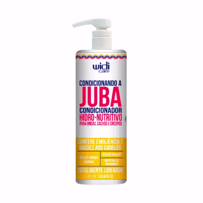 Frasco branco com bomba doseadora contendo condicionador hidro-nutritivo da marca Widi Care para ondas, cachos e crespos. Rótulo em vermelho, azul e amarelo destaca o nome "Condicionando a Juba" e informações sobre os benefícios do produto.