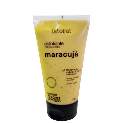 O produto apresentado é um esfoliante corporal da marca Labotrat, com aroma de maracujá. A embalagem é um tubo plástico amarelo, com o nome do produto "Esfoliante Rosto e Corpo Maracujá" impresso em preto. O tubo contém 150g do produto.