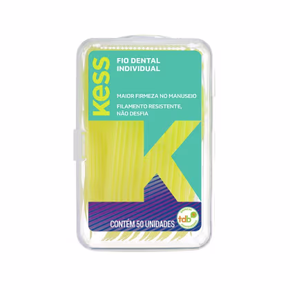Embalagem plástica transparente contendo 50 unidades de fio dental individual da marca Kess, com rótulo em verde e amarelo destacando a maior firmeza no manuseio e resistência do filamento, que não desfia.