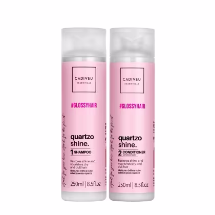 Shampoo e condicionador com embalagens plásticas cilíndricas de 250ml cada. As cores predominantes são branco e rosa claro.