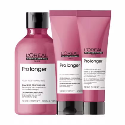 Imagem mostra 3 produtos de L'Oréal Professionnel Pro longer. Consiste em um shampoo em um frasco plástico rosa de 300ml e um condicionador e um leave-in, cada em uma embalagem tubular rosa.