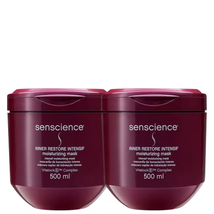 A imagem mostra duas embalagens de máscaras capilares em potes plásticos arredondados de cor vinho. Na frente  dos rótulos estão a marca e algumas informações do produto na cor branca.