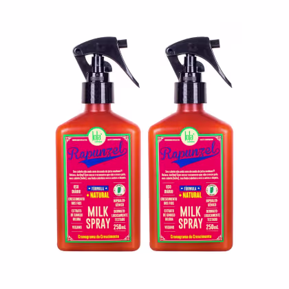 A imagem mostra dois frascos do leave-in milk spray da linha Rapunzel de Lola From Rio. Seu frasco é retangular marrom com rótulo vermelho com detalhes em azul, verde e amarelo. Possui uma tampa de válvula spray preta.