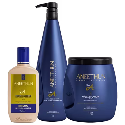 Um frasco azul escuro de 1 litro de shampoo silicone com tutano e queratina. Um frasco BEGE de 250ml de creme silicone para brilho e proteção. Um pote azul escuro de 1kg de máscara capilar pH 4.0 para hidratação intensiva.