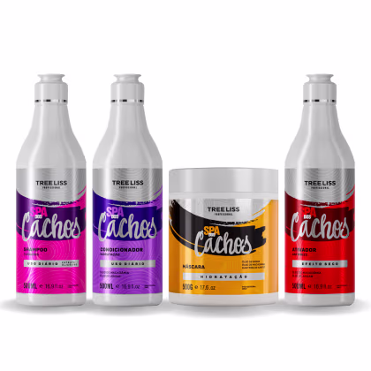 Conjunto de produtos para cabelos da linha TreeLiss Profissional. Inclui três frascos de 500ml cada, sendo um shampoo, um condicionador e um ativador de cachos. Também há uma embalagem cilíndrica de 500g contendo uma máscara capilar.