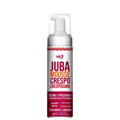 Frasco branco com bomba dosadora contendo mousse para cabelos crespos e crespíssimos da marca Widi Care, com rótulo vermelho e laranja destacando os benefícios do produto.