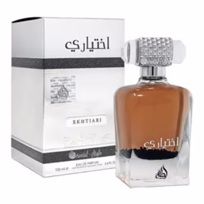 Perfume da marca Lattafa Perfumes, chamado Ekhtiari. O rótulo do produto exibe o nome "Ekhtiari" em árabe e em inglês. A caixa de embalagem também é branca e preta, com o nome da marca e do produto visíveis
