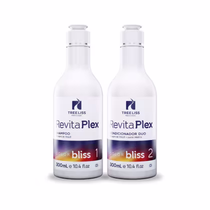 Dois frascos plásticos de 300ml cada, contendo produtos para cabelos da linha RevitaPlex da marca TreeLiss Profissional. Os frascos têm tampa branca e rótulos azuis e laranja. Um é o shampoo e o outro o condicionador.