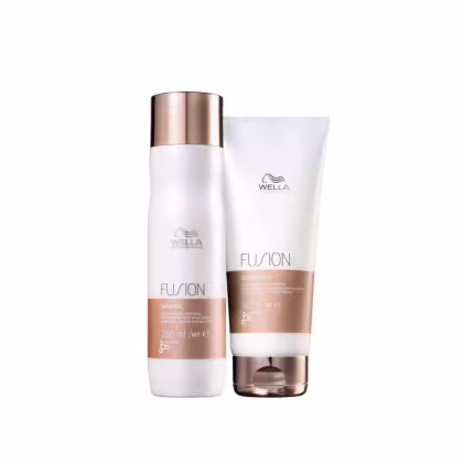 Kit com shampoo e condicionador Fusion, da marca Wella Professionals.