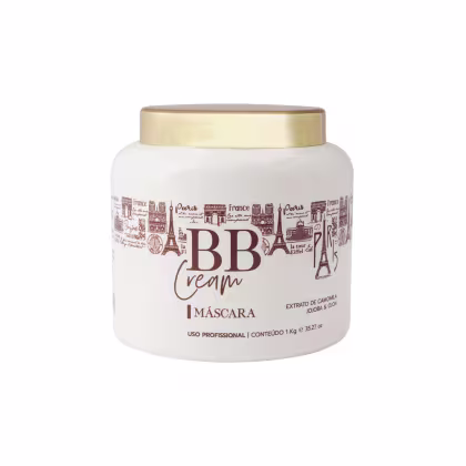 BB Cream Máscara em embalagem plástica branca com tampa dourada. Rótulo com texto "BB Cream" em letras grandes marrons e detalhes em estilo francês, como a Torre Eiffel e outras ilustrações.