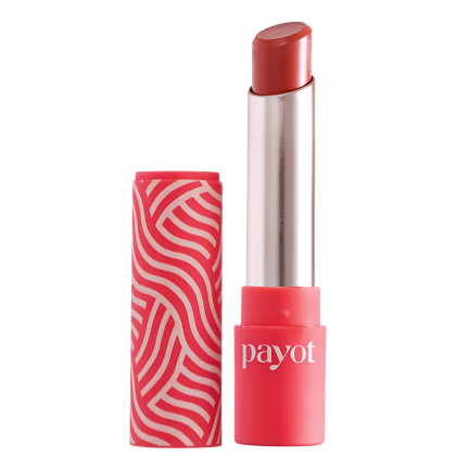 Batom Payot em embalagem vermelha e branca com padrão geométrico. Produto com acabamento brilhante e formato cilíndrico.