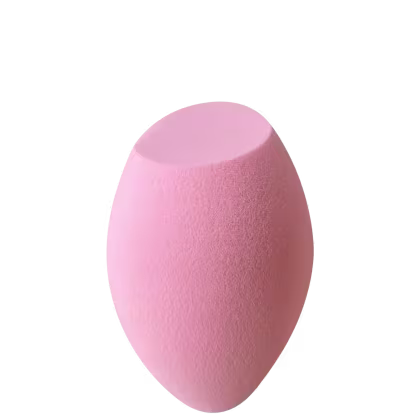 Esponja de maquiagem rosa em formato oval, com superfície macia e textura aveludada, ideal para aplicação e mistura suave de produtos de beleza.
