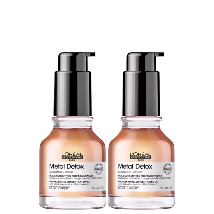 Dois óleos, com vidro transparente onde é possível ver o líquido dourado dentro. Tampa pump preta.