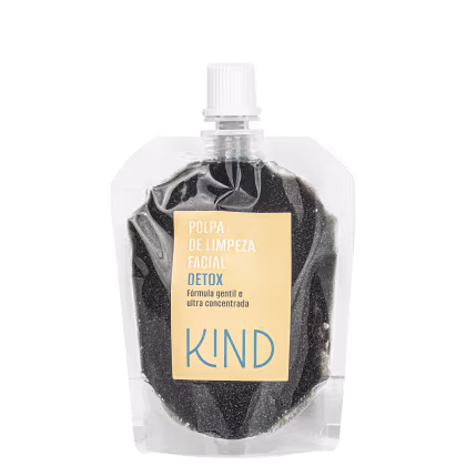 A imagem mostra um frasco transparente, com tampa branca de rosquear, contendo uma polpa de cor preta. O rótulo do produto indica o tipo de produto, e marca em evidência.