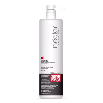 Frasco branco com bomba dosadora contendo Shampoo da marca Néctar do Brasil, com texto em português e inglês destacando "Super Força" para restauração dos fios.