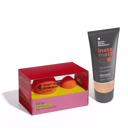 Kit com duas esponjas e base líquida.
