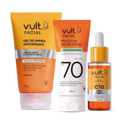 A imagem mostra três produtos da marca Vult. O primeiro é um gel de limpeza em embalagem laranja de 150g. O segundo é um protetor solar facial antioleosidade com FPS 70 em um tubo laranja de 40ml. O terceiro é um sérum antioxidante com vitamina C10