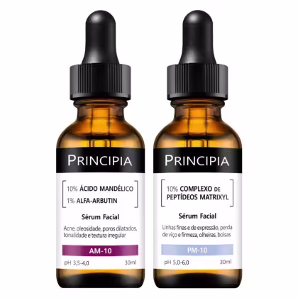 Dois frascos de soro facial da marca Principia, um com 10% de ácido mandélico e 1% de alfa-arbutina, e outro com complexo de peptídeos matrixyl, ambos com 30ml e rótulos pretos.