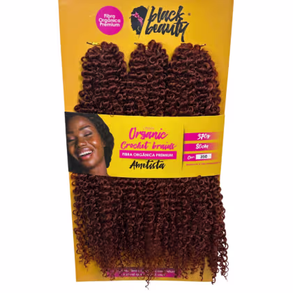 Extensões de cabelo cacheado da marca Black Beauty.. O produto é composto por mechas de cabelo cacheado e volumoso, na cor castanha. O rótulo também indica que se trata de uma extensão de cabelo orgânica.
