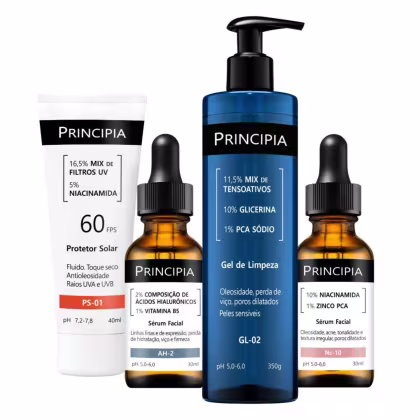 Produtos de beleza da marca Principia, incluindo protetor solar, soro facial e gel de limpeza, em embalagens de plástico e vidro com rótulos pretos e azuis.