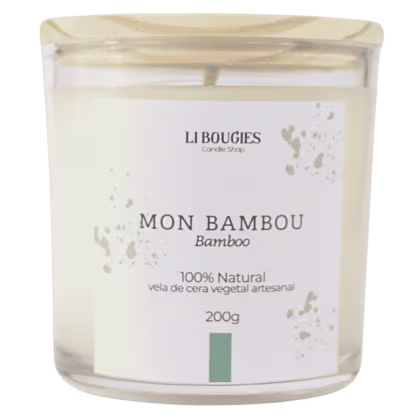 Vela de cera vegetal artesanal da marca LIBOUGIES, com o nome "Mon bambou" (Bamboo) impresso no rótulo. A embalagem é um recipiente de vidro transparente com tampa de madeira. O rótulo indica que a vela é 100% natural e possui 200g de peso.
