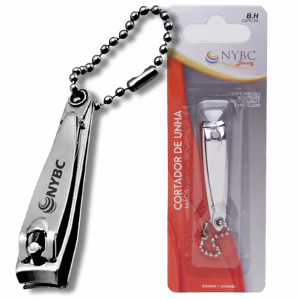 O produto apresentado é um cortador de unha da marca NYBC Beauty. Ele possui um design metálico com um cordão preto. A embalagem é uma caixa laranja com o logotipo da marca e informações sobre o produto.