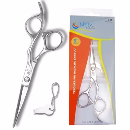 Tesoura de cabelo fio navalha.