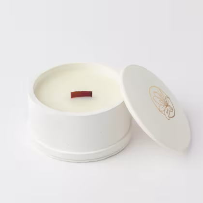Imagem do produto Vela Aromática Velart Elegant Pequena | 55g | Branco | Amadeirado Suave