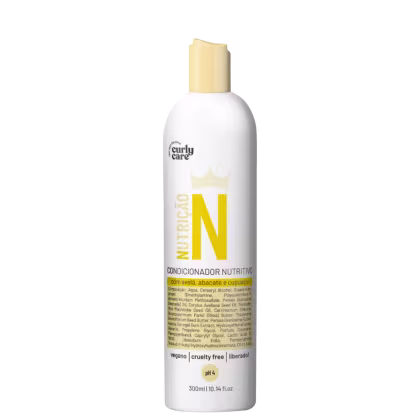Condicionador nutritivo Curly Care N em embalagem plástica branca de 300ml. A embalagem tem detalhes em amarelo e uma coroa estilizada. O rótulo indica que é um condicionador vegano, livre de crueldade e com pH 4.