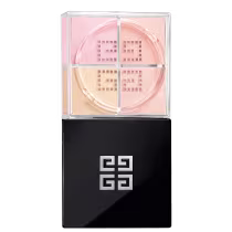 A imagem mostra o pó solto de Givenchy. É uma caixa preta elegante, com o logotipo da marca em relevo na tampa superior. A caixa é retangular e possui uma base transparente de acrílico que permite ver as cores suaves  rosadas e amareladas.