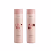 Dois frascos de shampoo da marca Braé, na cor rosa claro, com rótulos em vermelho exibindo o nome "Essential" e informações sobre o produto.