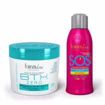 Dois produtos da linha Forever Liss Professional: um pote de máscara capilar ultra hidratante BTX Zero em embalagem azul turquesa e um frasco rosa de tratamento antienvelhecimento SOS em embalagem rosa.