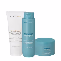 Conjunto de produtos da marca Braé, shampoo e máscara Stages Hydration e leave-in em creme Stages Treatment.