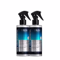 Dois frascos de spray pretos da linha Truss Professional, contendo um condicionador líquido para reconstrução capilar. Os frascos possuem rótulos azuis com o nome da marca e a descrição do produto.
