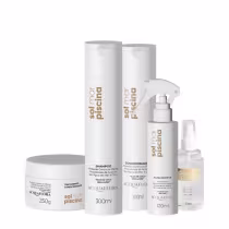 Conjunto de produtos da marca Acquaflora, incluindo shampoo, fluido protetor, condicionador, óleo capilar e máscara da linha Sol Mar e Piscina, em embalagens brancas com detalhes dourados e textos informativos.