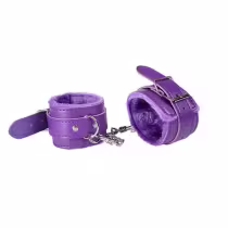 Imagem do produto Algema Bracelete em Couro Macio com Pelúcia Aveludada Roxo e Corrente Cromada 5,5cm x 9cm