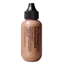 Imagem do produto M·A·C Studio Radiance Face and Body Radiant Sheer Foundation N4 - Base Líquida 50ml