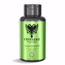 Talco Multiuso Cavalera, em frasco plástico preto e verde, com logotipo da marca em destaque. Produto de higiene pessoal masculina, com informações sobre a essência e propriedades refrescantes na embalagem.