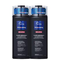 A imagem mostra dois frascos de shampoo da marca Truss, da linha frizz.zero. Esses shampoos são destinados para cabelos indisciplinados ou volumosos.